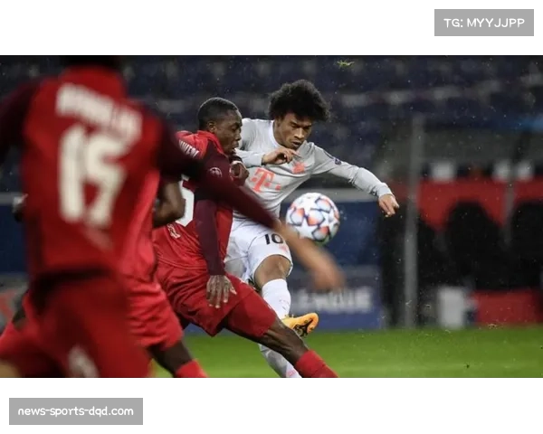 VAR长时间复核后确认进球有效,安联球场内拜仁球迷虚惊一场 VAR长时间复核后确认进球有效,安联球场内拜仁球迷虚惊一场